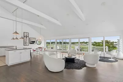 333 Roe Avenue, Patchogue, NY 11772 - Photo 4