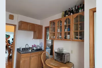 7949 77th Road, Glendale, NY 11385 - Photo 4