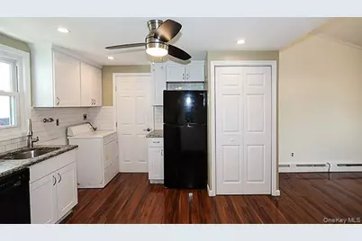 36 Torrey Pine Lane, Medford, NY 11763 - Photo 6