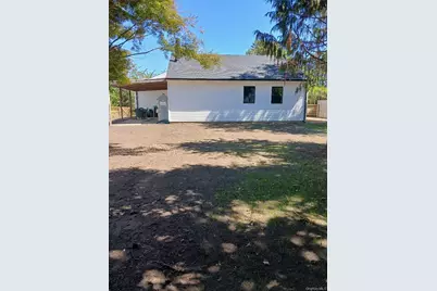 4 Mercury Avenue, Patchogue, NY 11772 - Photo 16