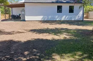 4 Mercury Ave, Patchogue, NY 11772 - Photo 16