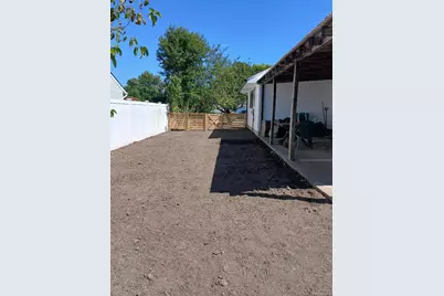 4 Mercury Avenue, Patchogue, NY 11772 - Photo 18