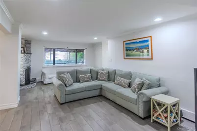 166 Cedar Court, Copiague, NY 11726 - Photo 4