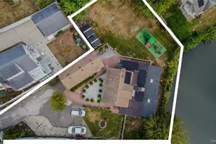 166 Cedar Ct, Copiague, NY 11726 - Photo 2