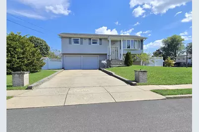 26 Circle Lane, Bay Shore, NY 11706 - Photo 1
