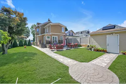 14915 11th Avenue, Whitestone, NY 11357 - Photo 24