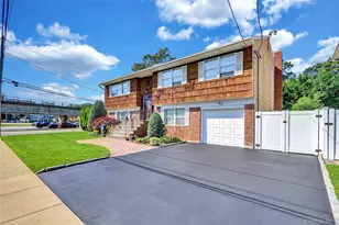 2 Roosevelt Ave, Massapequa Park, NY 11762 - Photo 2