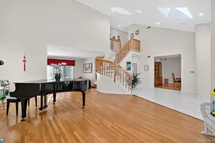 1 Ellen Ct, Glen Cove, NY 11542 - Photo 18