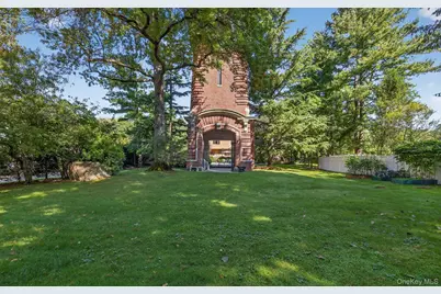 1 Ellen Court, Glen Cove, NY 11542 - Photo 6