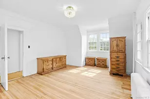 72 Hamilton Ave, New Rochelle, NY 10801 - Photo 12