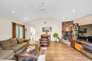 18 Norma Ln, Dix Hills, NY 11746 - Photo 10