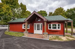 2746 Sound Ave, Riverhead, NY 11901 - Photo 12