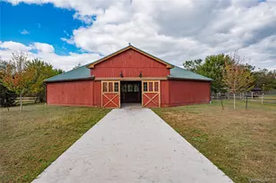 2746 Sound Ave, Riverhead, NY 11901 - Photo 32