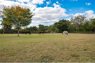 2746 Sound Avenue, Riverhead, NY 11901 - Photo 34