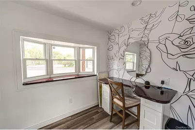 2746 Sound Avenue, Riverhead, NY 11901 - Photo 8