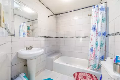 186-02 Foch Boulevard, Saint Albans, NY 11412 - Photo 22