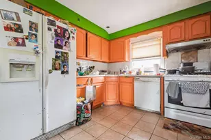 89-48 Pontiac St, Jamaica, NY 11427 - Photo 20