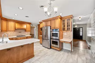 12 Bell Ct, Airmont, NY 10901 - Photo 12