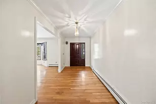 12 Bell Ct, Airmont, NY 10901 - Photo 4