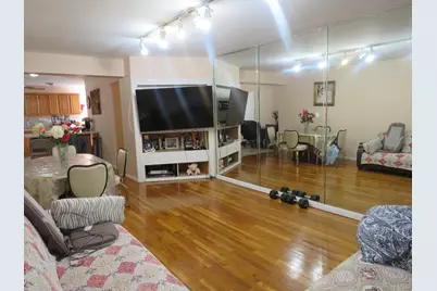 7445 Yellowstone Blvd #5G, Rego Park, NY 11374 - Photo 4