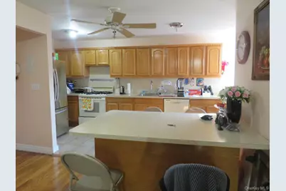 7445 Yellowstone Blvd #5G, Rego Park, NY 11374 - Photo 6