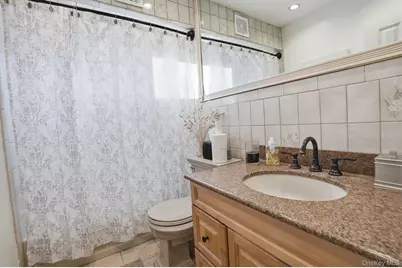 68 Westwood Avenue, Deer Park, NY 11729 - Photo 18