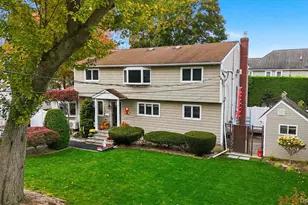 68 Westwood Ave, Deer Park, NY 11729 - Photo 4