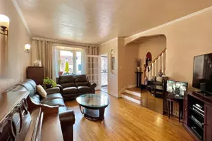 25-14 43 St, Astoria, NY 11103 - Photo 4