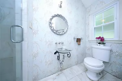 17 Pinewood Road, Manhasset, NY 11030 - Photo 8