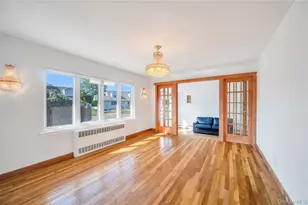 10 Winding Rd, Hicksville, NY 11801 - Photo 4