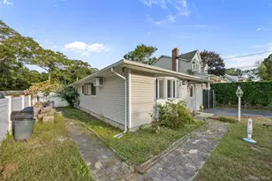 87 Biltmore Dr, Mastic Beach, NY 11951 - Photo 24