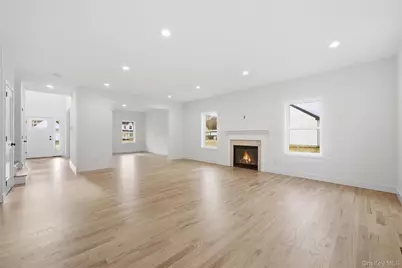 9 Fourth Avenue, Centereach, NY 11720 - Photo 12