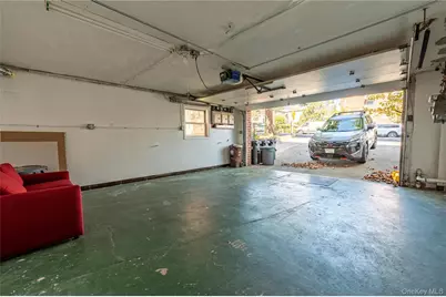 1318 Mace Avenue, Bronx, NY 10469 - Photo 32