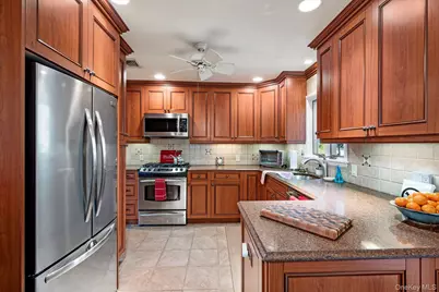 65 Harriet Road, North Babylon, NY 11703 - Photo 8