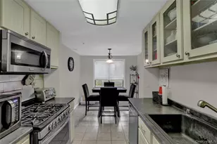 431 Clubhouse Ct, Coram, NY 11727 - Photo 10