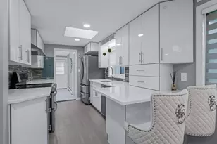 19 Ridge Dr E, Roslyn, NY 11576 - Photo 10