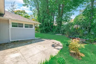 19 Ridge Dr E, Roslyn, NY 11576 - Photo 30