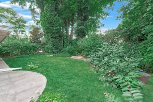 19 Ridge Dr E, Roslyn, NY 11576 - Photo 32