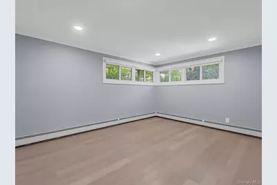 19 Ridge Drive E, Roslyn, NY 11576 - Photo 20