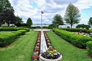 221 Middle Neck Rd, Great Neck, NY 11021 - Photo 10