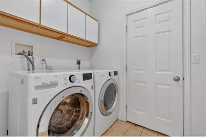 17 Santa Anna Drive, Poughkeepsie, NY 12603 - Photo 14