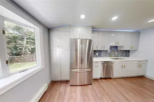 1141 Waverly Ave, Farmingville, NY 11738 - Photo 8