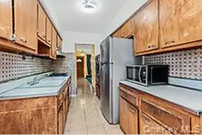2937 Laconia Avenue, Bronx, NY 10469 - Photo 2