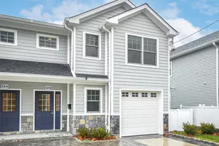 13 Dunes Ln, Port Washington, NY 11050 - Photo 2