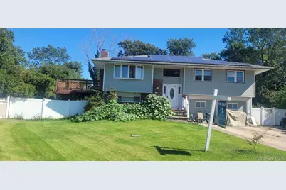 11 Churchill Drive, Brentwood, NY 11717 - Photo 12