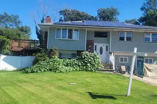 11 Churchill Dr, Brentwood, NY 11717 - Photo 12