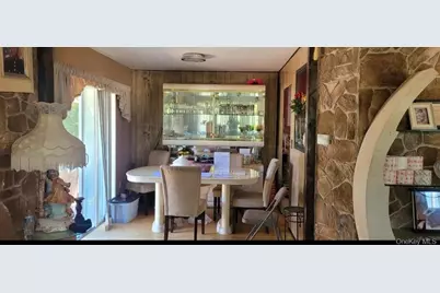 11 Churchill Drive, Brentwood, NY 11717 - Photo 4