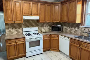 42 Hill Terrace, Yonkers, NY 10701 - Photo 6