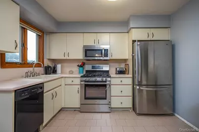 363 Gilbert Avenue, Pearl River, NY 10965 - Photo 14