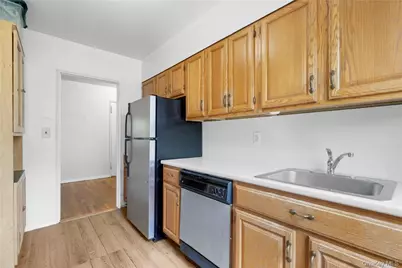 525 W 235 Street #4C, Bronx, NY 10463 - Photo 8